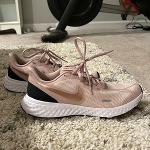 Nike Revolution Sneakers